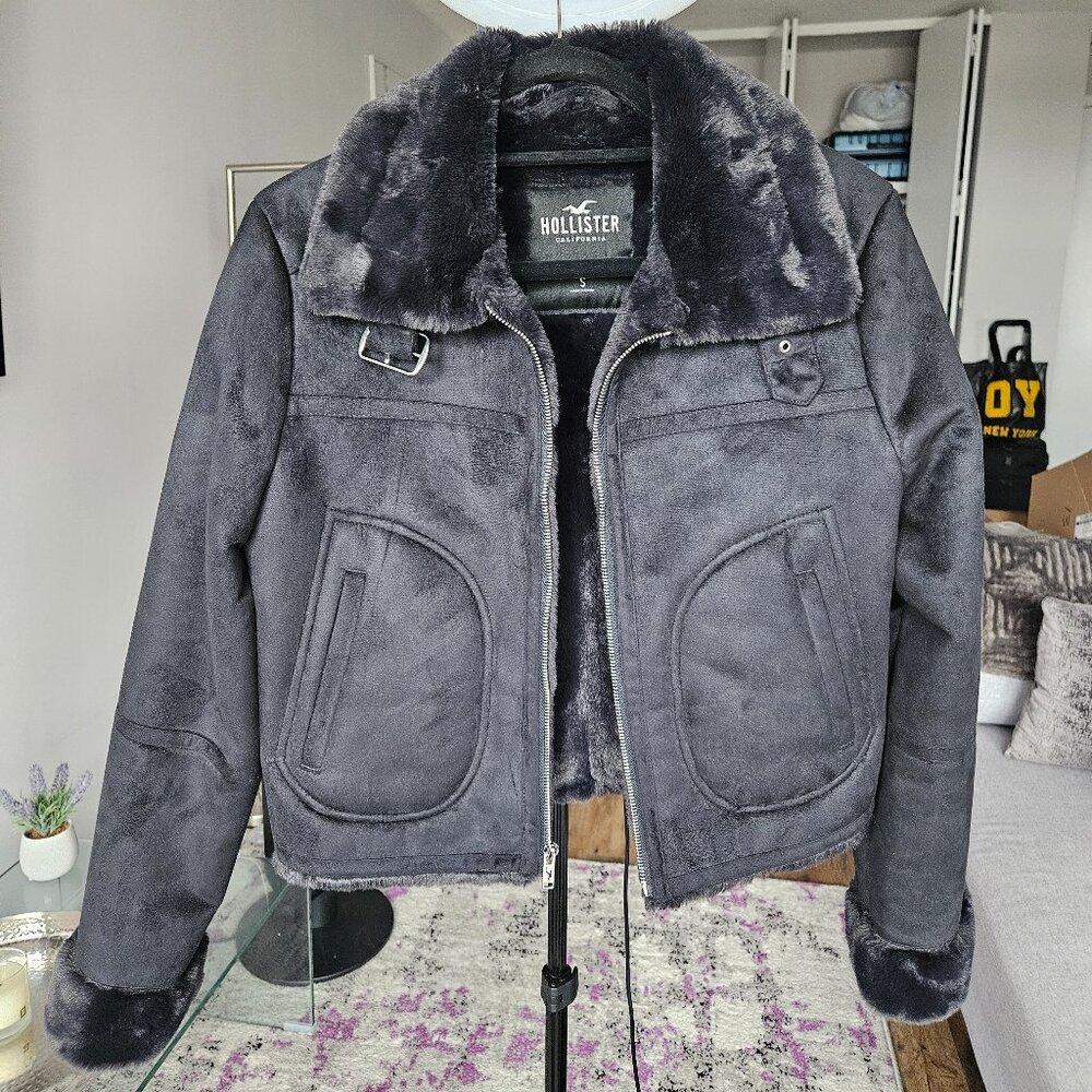 Hollister Faux Fur Trim Cropped Jacket
